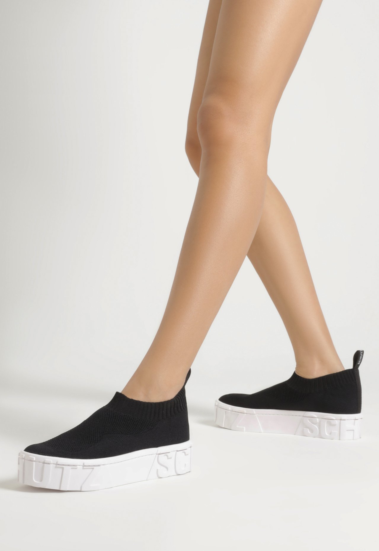 Tênis Slip On Mauli Knit Preto | Schutz