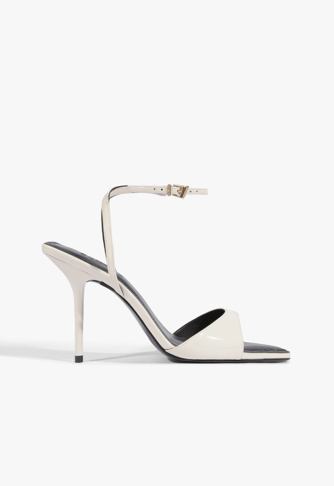 Sandália Salto Elodie Buckle Verniz Couro Branco
