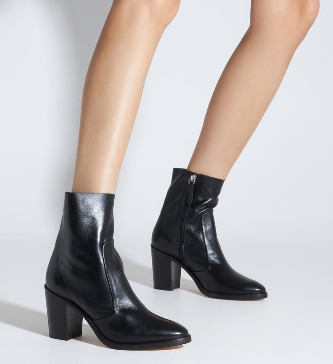 Bota Salto Bloco Cano Médio Couro Preta Bota Salto Bloco Cano Médio Couro Preta