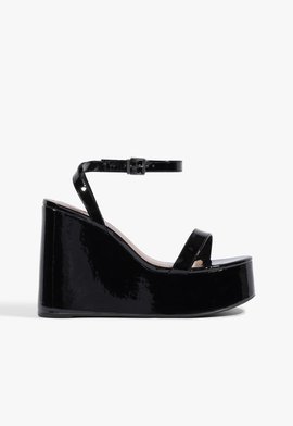 Sandália Plataforma de Verniz Preto