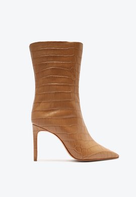 Bota Mary Salto Fino Cano Médio Amêndoa
