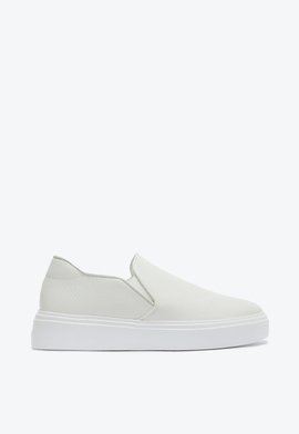 TÊNIS SLIP ON couro branco
