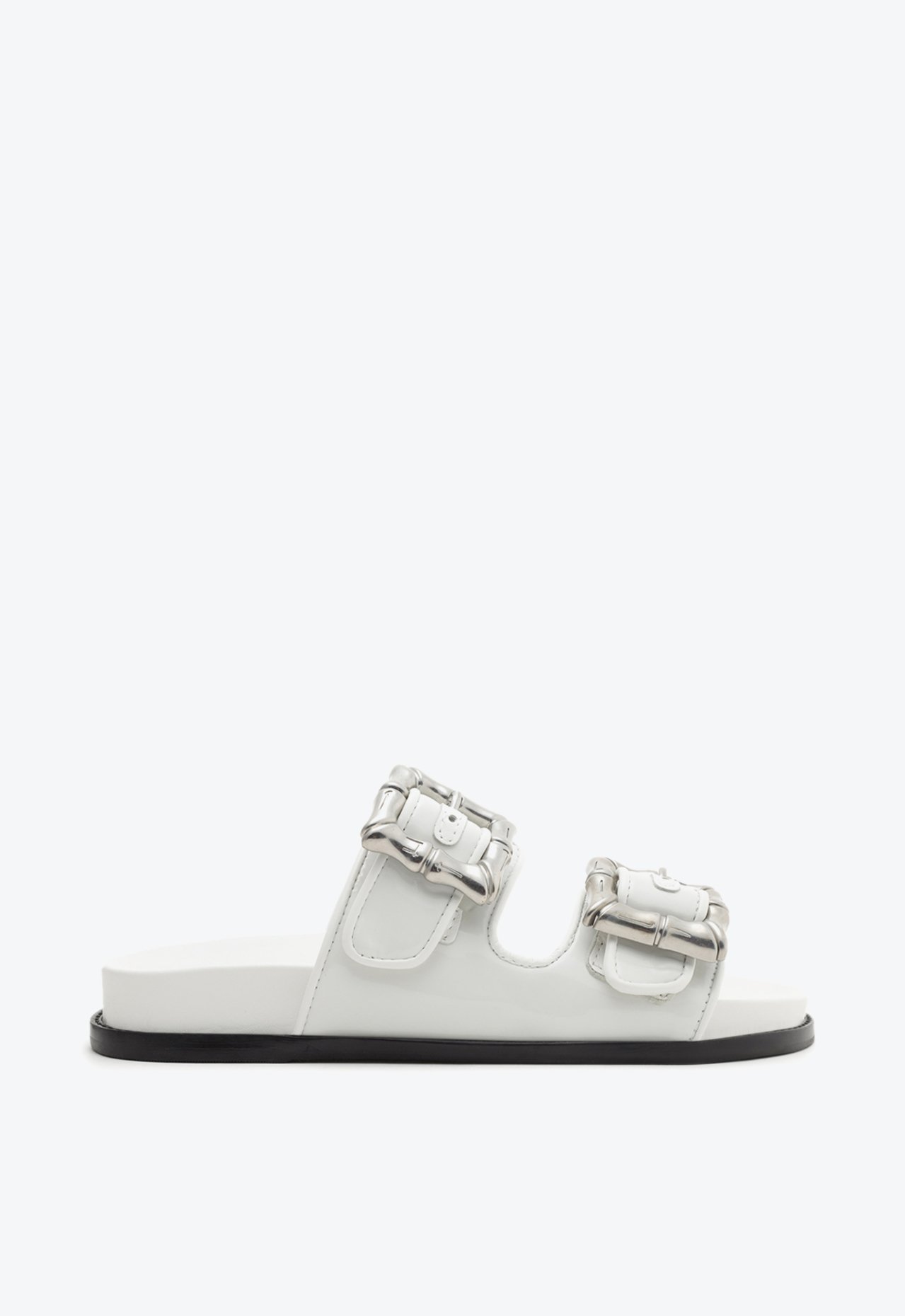Sandalia fivela branca 2025