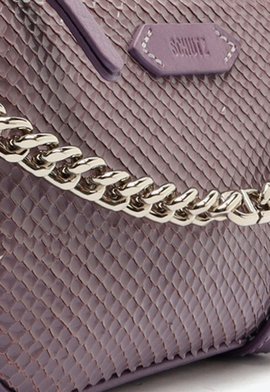 Bolsa Tiracolo Baguette Pequena Emmy Snake Violeta