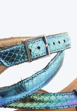 Sandália Rasteira Courtney Couro Snake Holográfica Azul