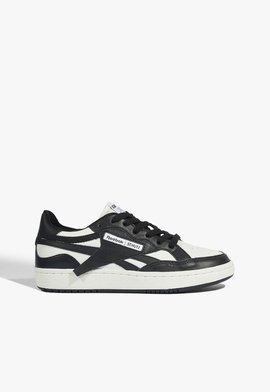Tênis Reebok Preto Sola Bicolor