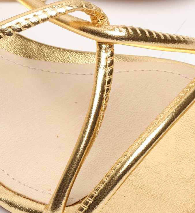 Sandália Block Heel Curves Gold Sandália Block Heel Curves Gold