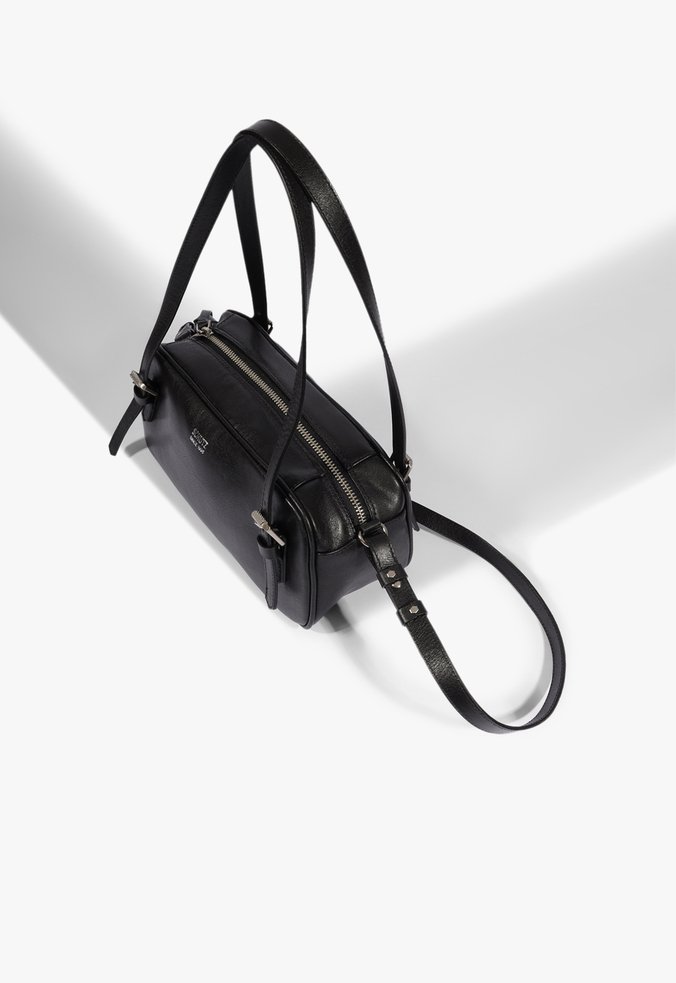 Bolsa Tote Ashley Média Couro Preta | Schutz