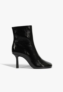 Bota Brielle Bootie Couro Croco Preta
