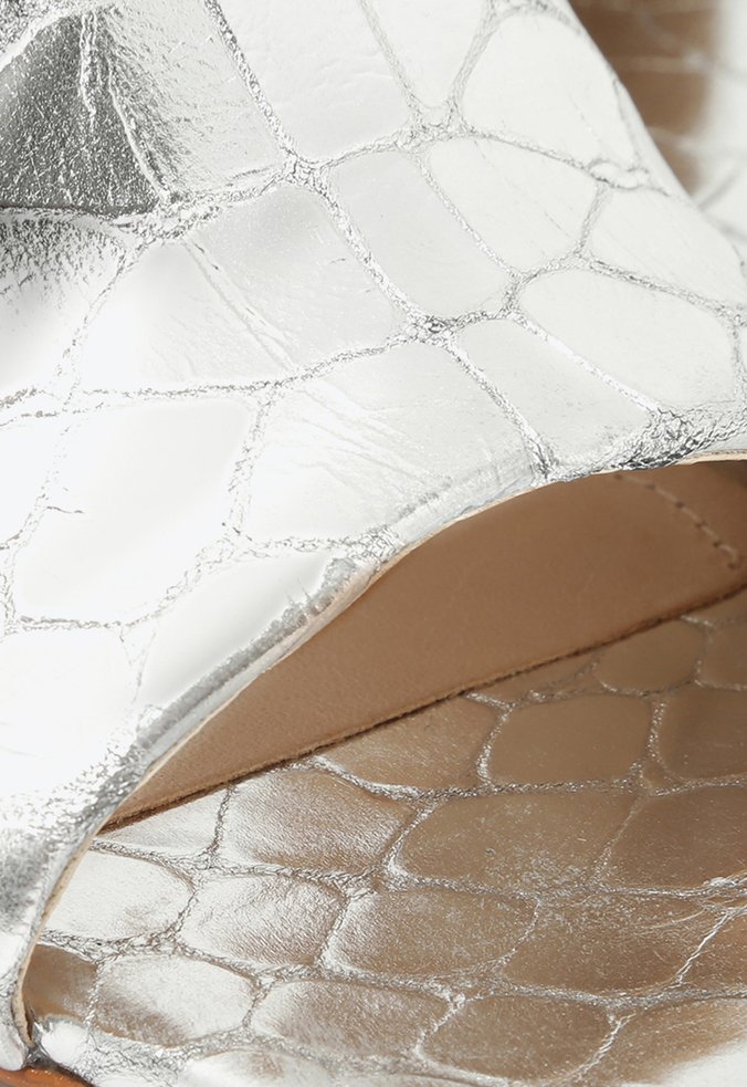 Sandália Mule Salto Bloco Lizah Croco Prata Sandália Mule Salto Bloco Lizah Croco Prata