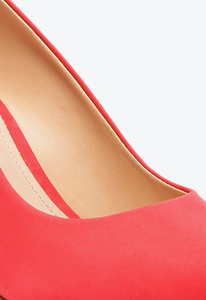 Sapato Scarpin Salto Alto Nobuck Vermelho Sapato Scarpin Salto Alto Nobuck Vermelho
