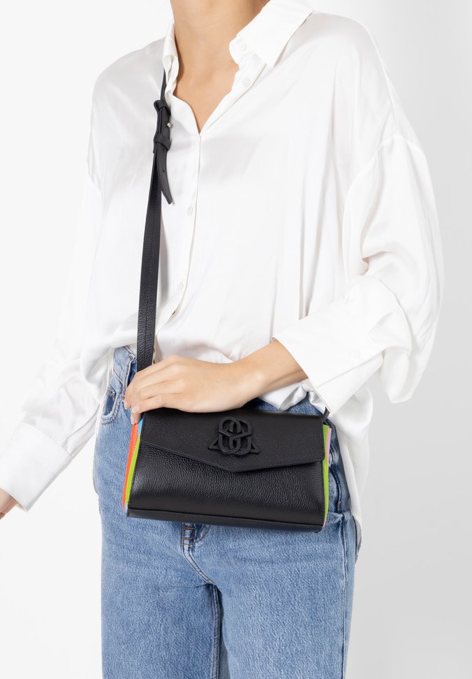 Bolsa Tiracolo Melissa Couro Preta