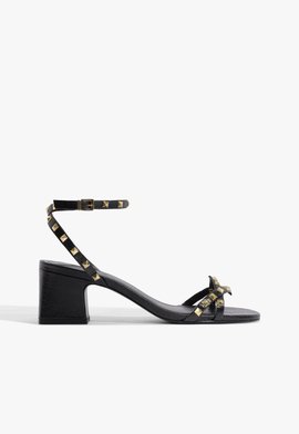 Sandália Studs Couro Preta