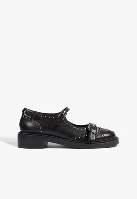 Oxford Fivelas e Studs Couro Preto