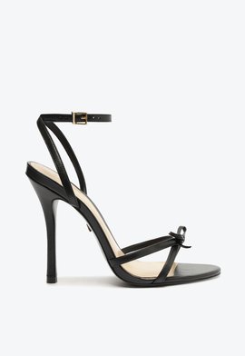 Sandália Couro Laço Preta