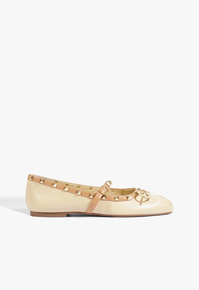 Sapatilha Bico Quadrado Fivela Tachas Couro Nude
