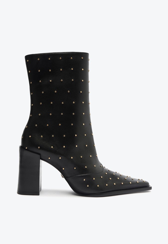 Bota Raffaela Studs Couro Preta