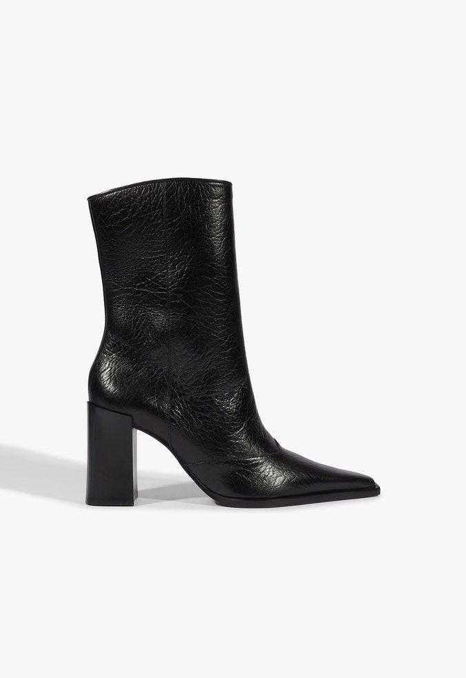 Bota Cano Médio Couro Preta