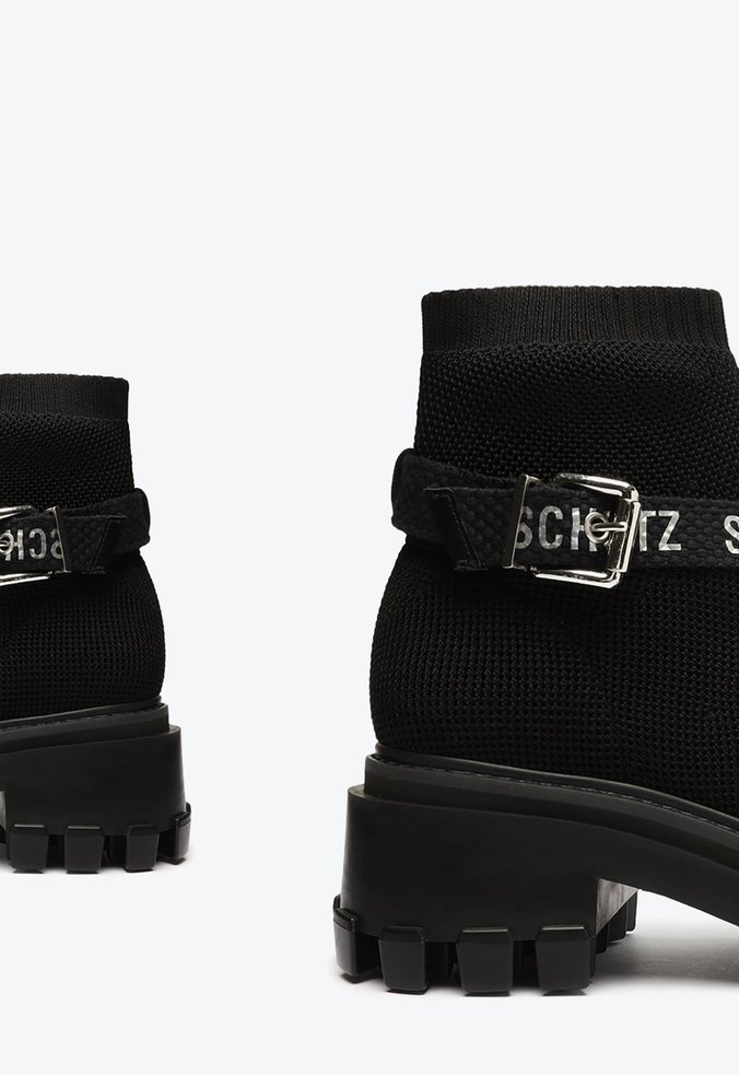 Bota Baixa Tratorada Logo Knit Preta Bota Baixa Tratorada Logo Knit Preta
