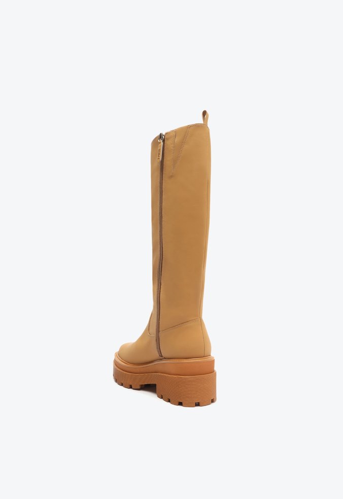 Bota Tratorada Florence Couro Bege | Schutz
