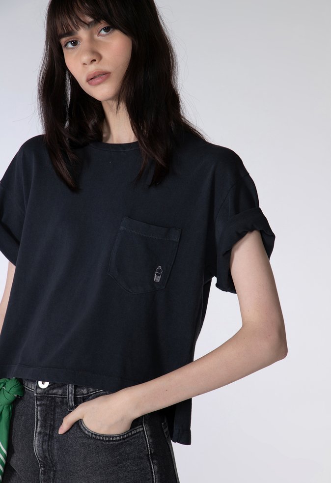 Camiseta Marta Malha Com Bolso Preta