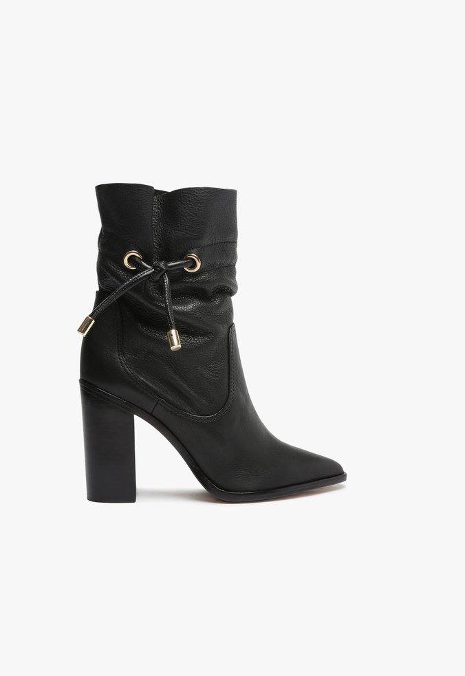 Bota Cano Médio Couro Preta