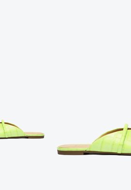 Sapato Mule Rasteira Croco Neon