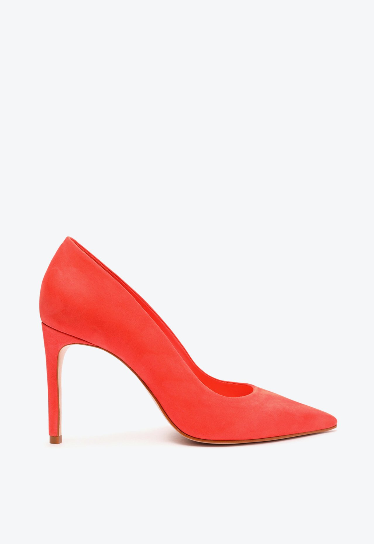 Scarpin camurça vermelho top