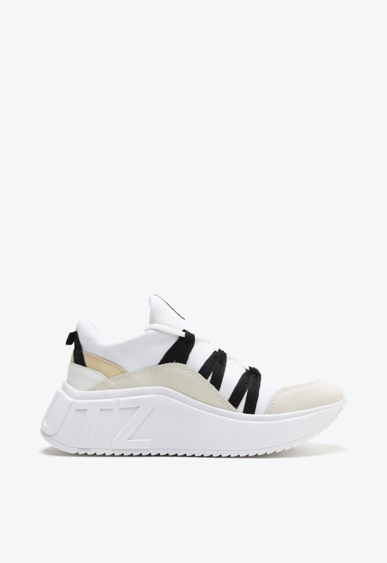 Tenis schutz shop preto e branco