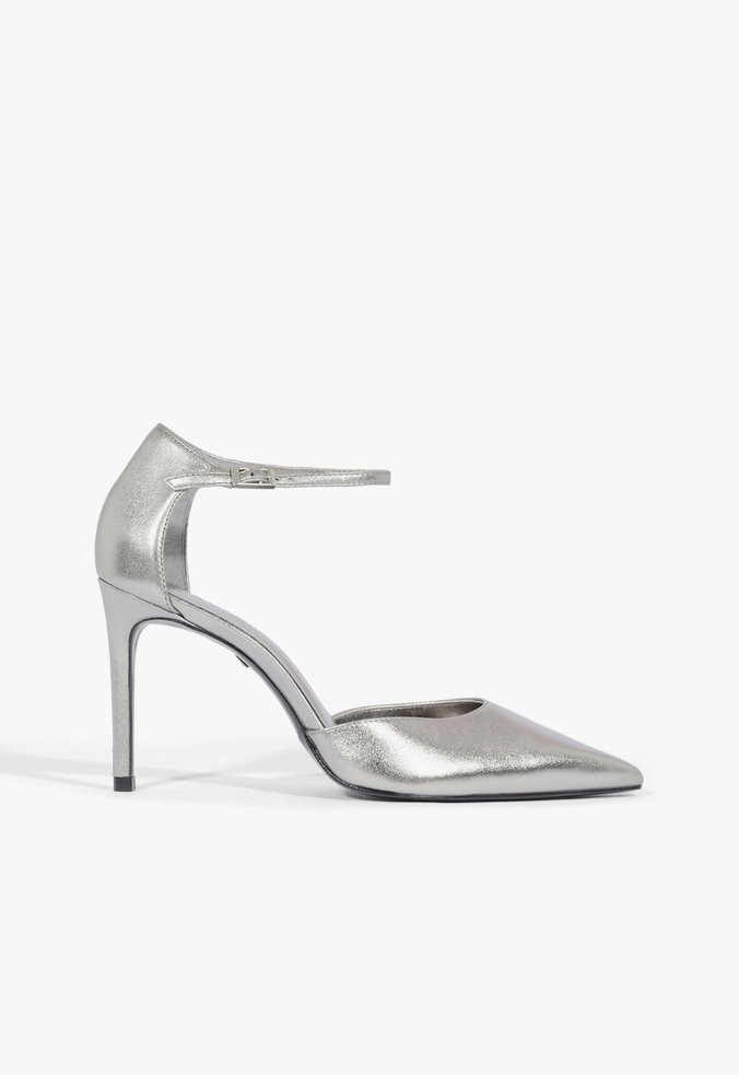 Scarpin Salto Alto Verniz Prata