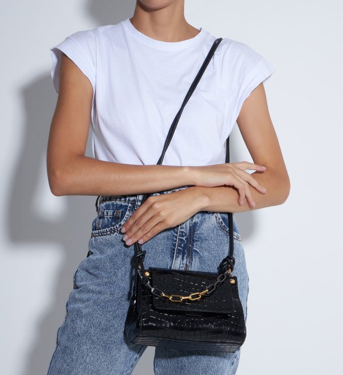 Bolsa Tiracolo Pequena Antônia Couro Croco Preta Bolsa Tiracolo Pequena Antônia Couro Croco Preta