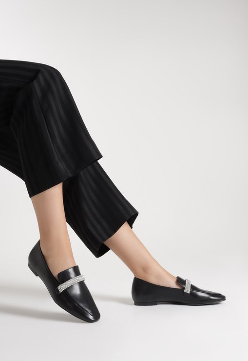 Mocassim Couro Enfeite Brilho Preto