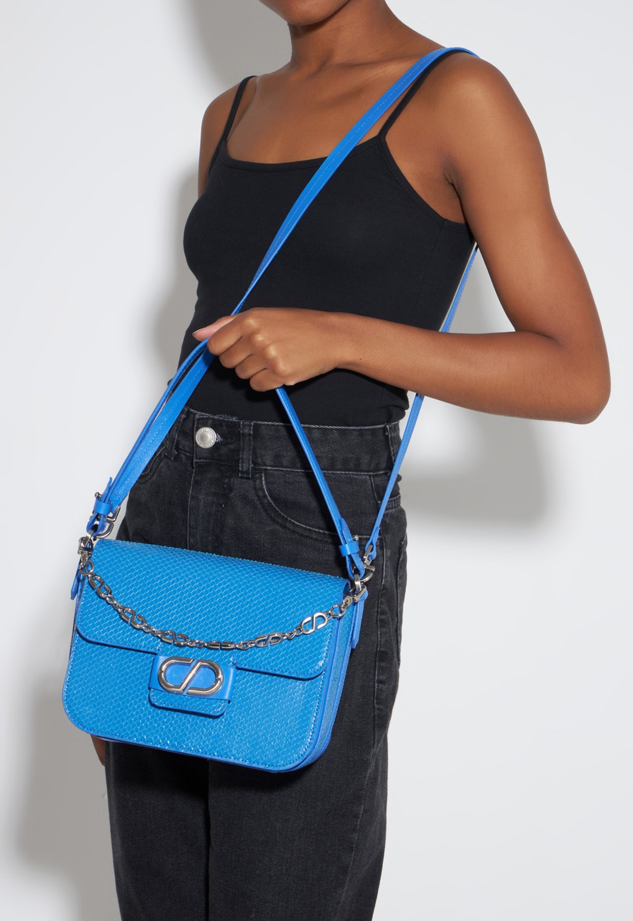 Bolsa Tiracolo Grande Twist Couro Snake Azul | Schutz
