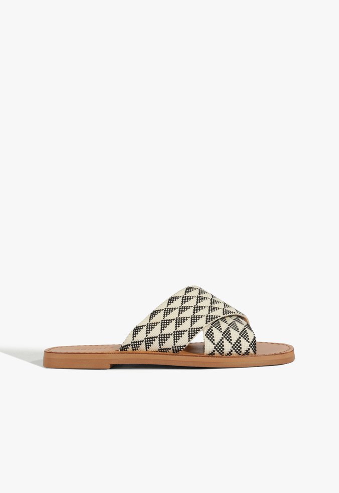 Sandália Rasteira X Triangle Preta