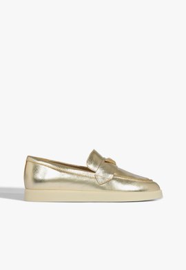 Mocassim couro dourado 