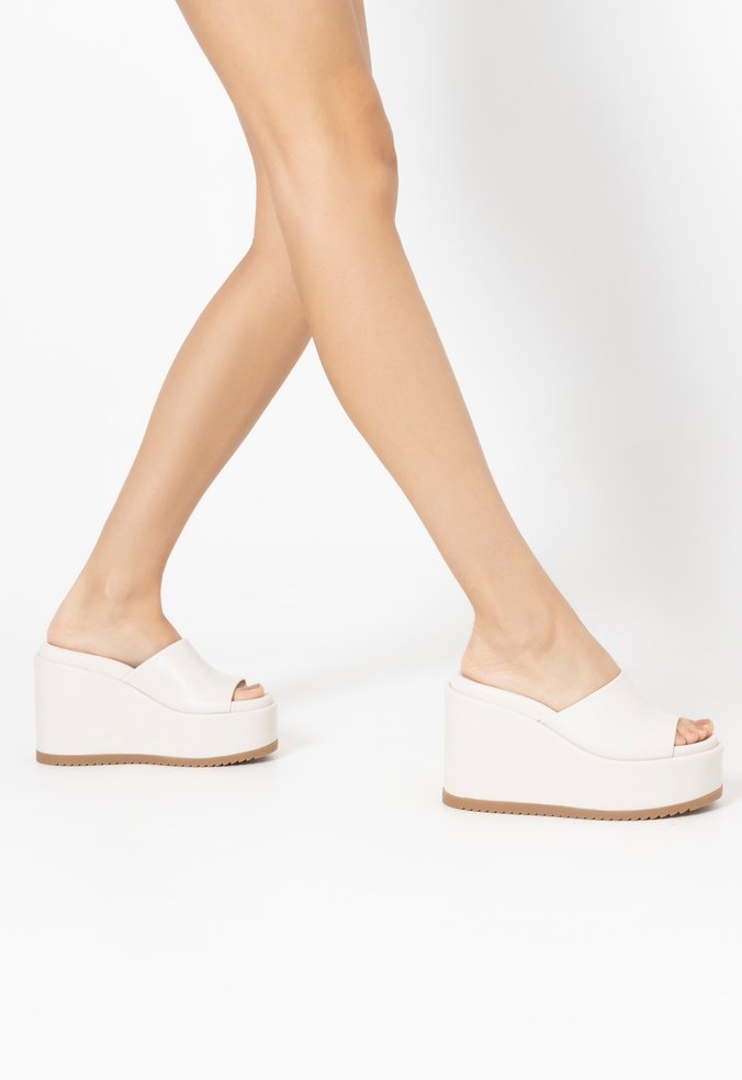 Sandália Mule Plataforma Couro Branca