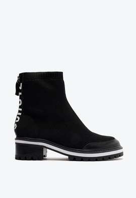 Bota Salto Baixo Nabylla Tratorada Knit Preta
