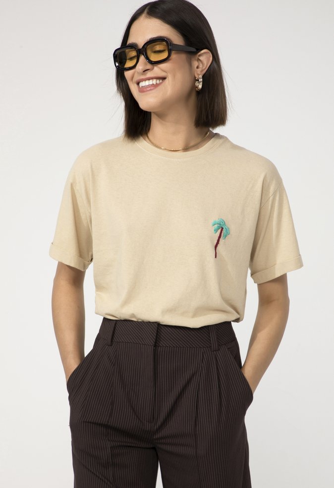 Camiseta Silk Vacay Bege