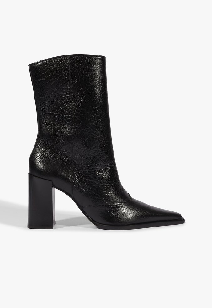 Bota Cano Médio Couro Preta