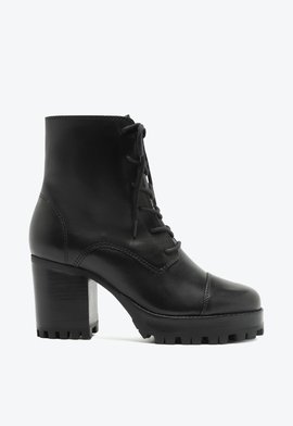 Bota Coturno Jeannine Tratorado Couro Preta