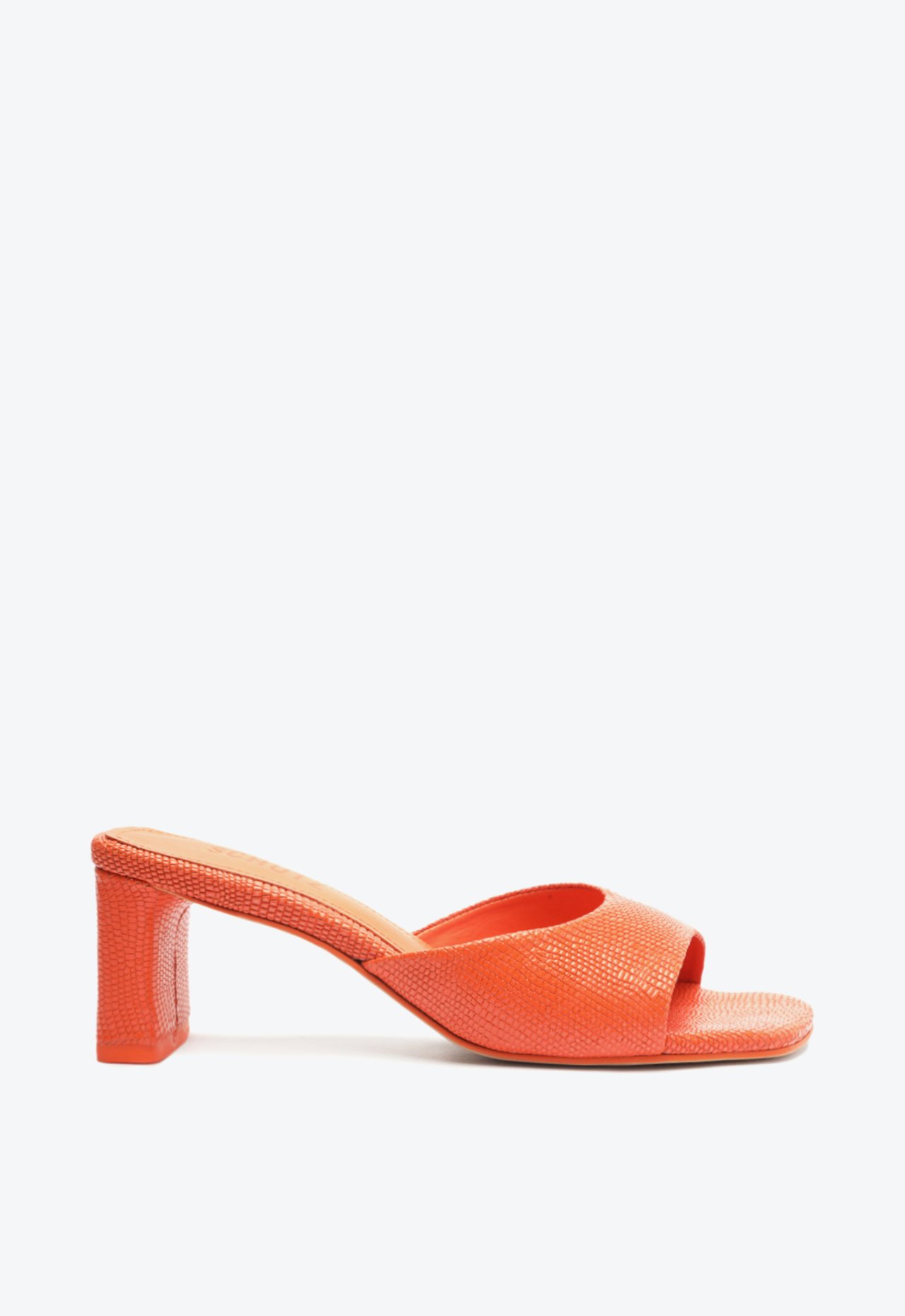 Sandália Mule Salto Bloco Luana Couro Laranja | Schutz