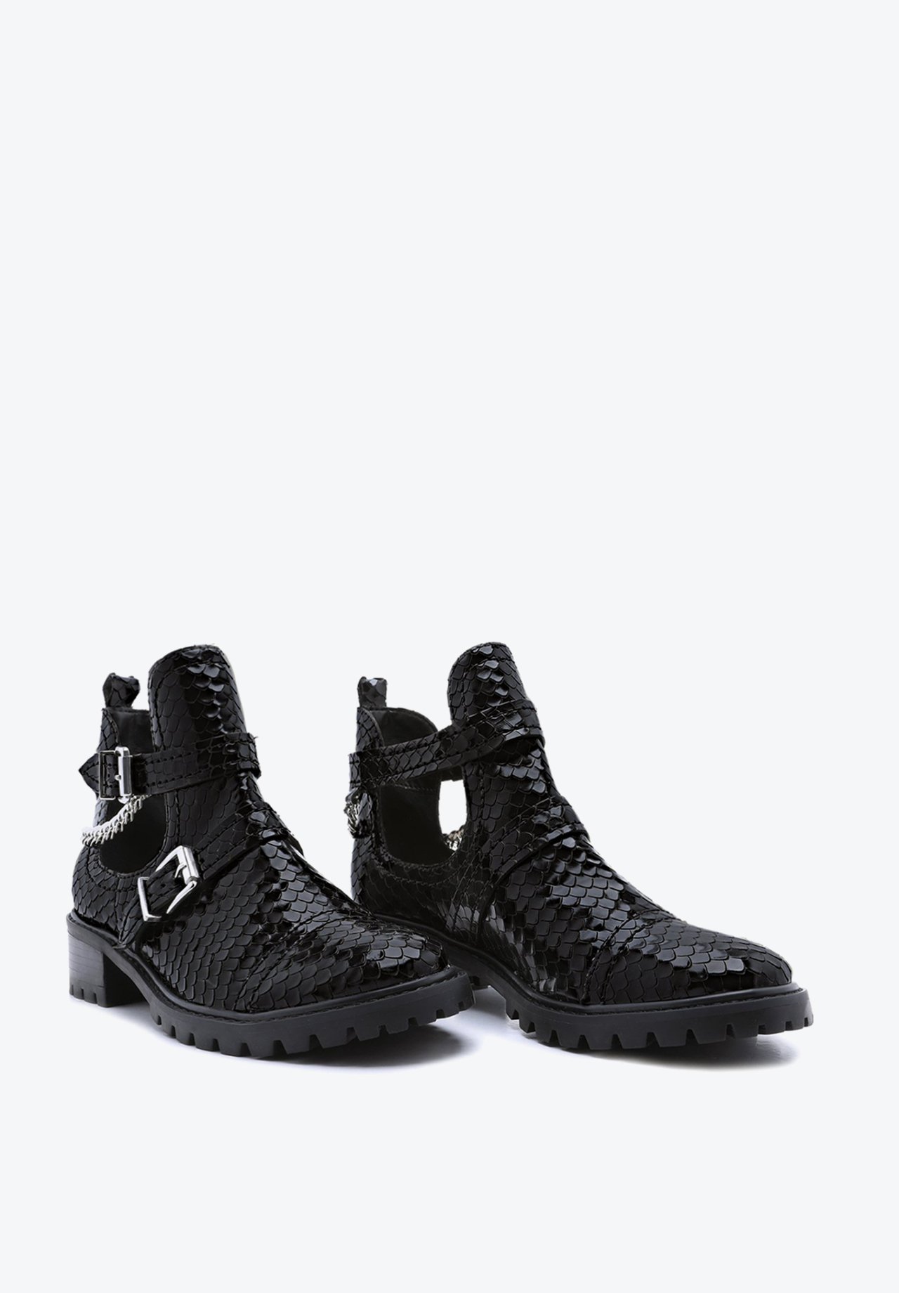 Bota stella cut out snake hot sale black