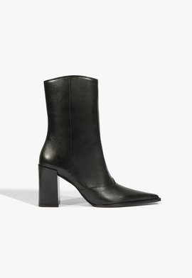 Bota Raffaela Couro Preta