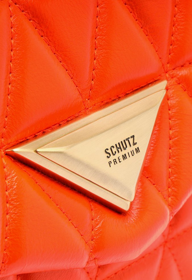 Bolsa Tiracolo Grande New 944 Couro Matelassê Laranja Bolsa Tiracolo Grande New 944 Couro Matelassê Laranja