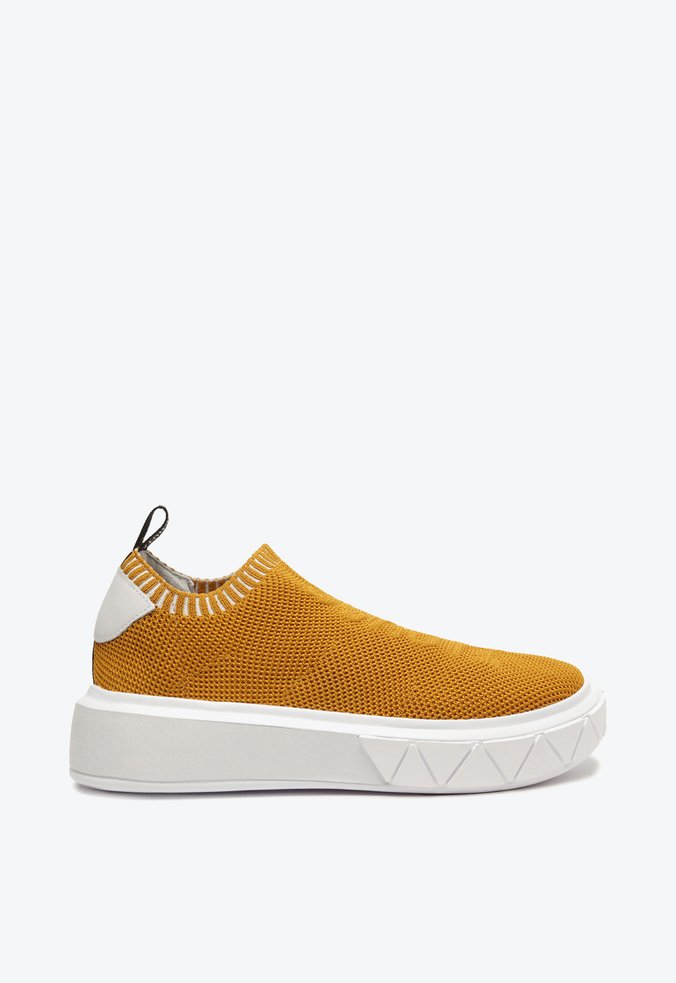 Tênis Slip On Tecido Amarelo