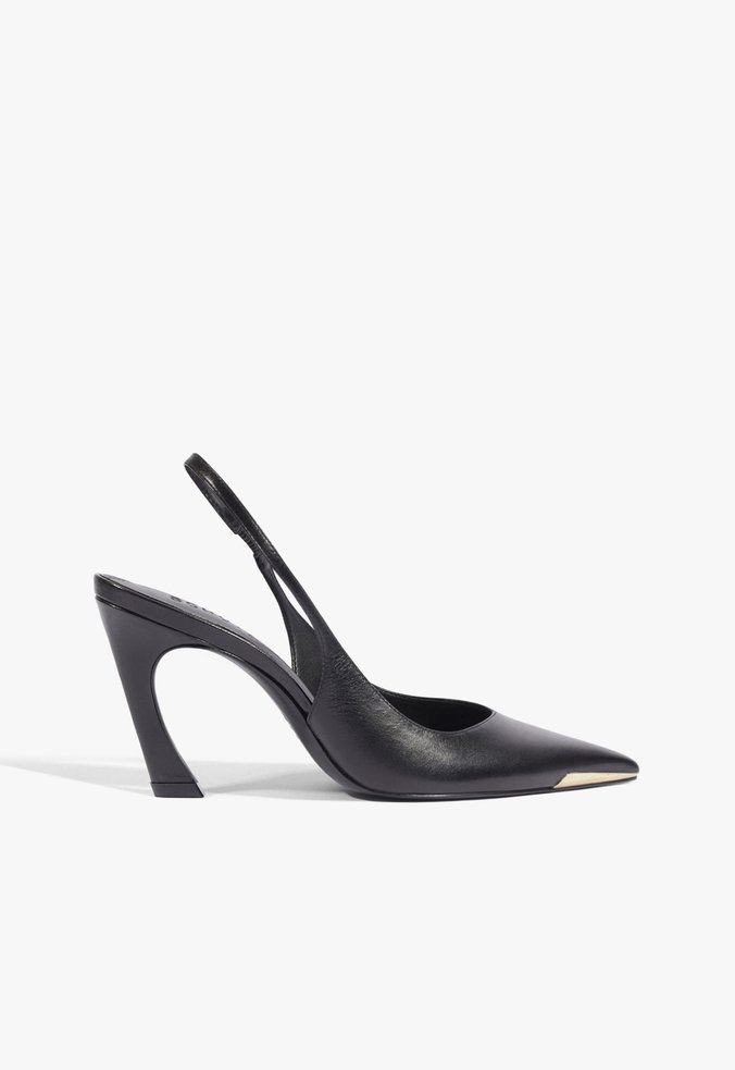 Scarpin Lexi Biqueira Metal Salto Alto Couro Preto