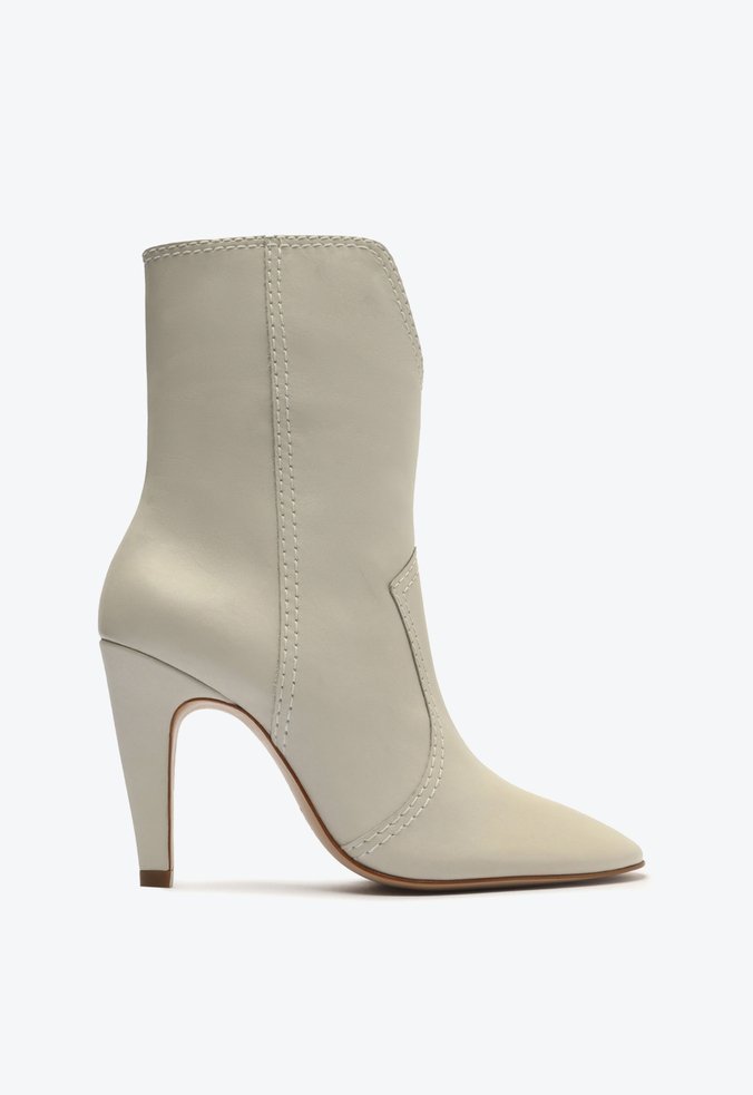 Bota Salto Fino Couro Branca
