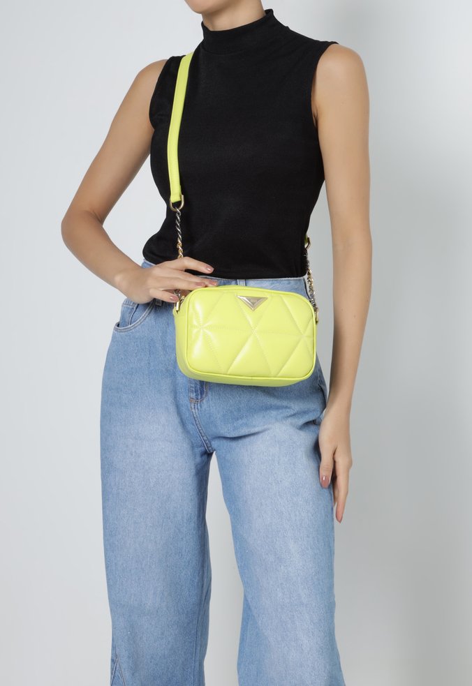 Bolsa Tiracolo Mini Camera 944 Soft Couro Verde | Schutz