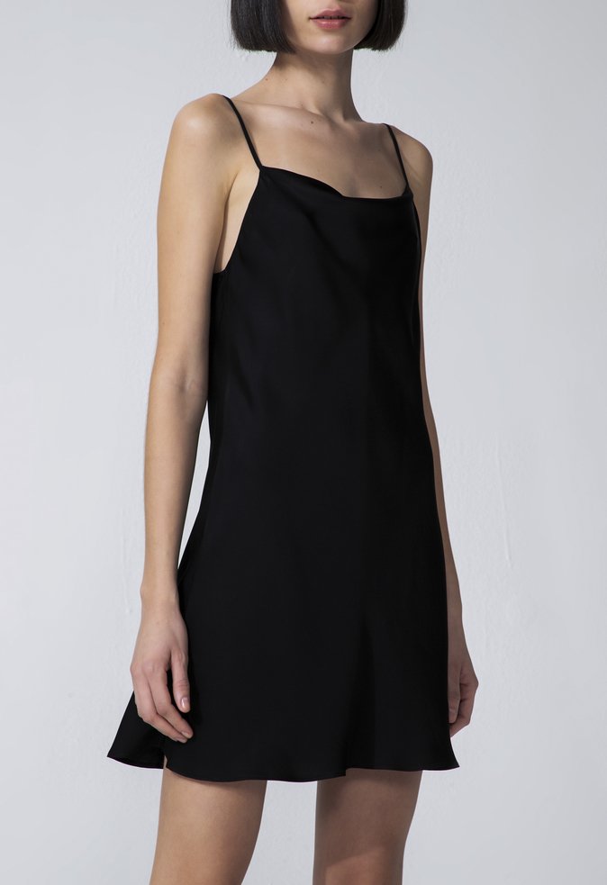 Vestido Adriana Preto