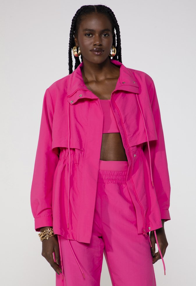Jaqueta Chelsea Em Nylon Rosa